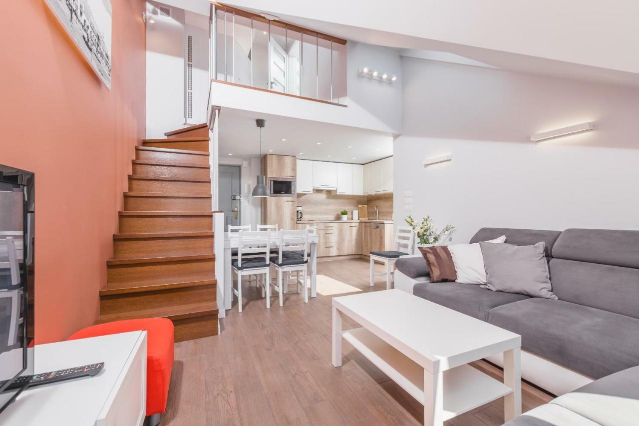 Cheerful Air Conditioned Apartment With Mezzanine And Parking - Old Town Cracovie Extérieur photo