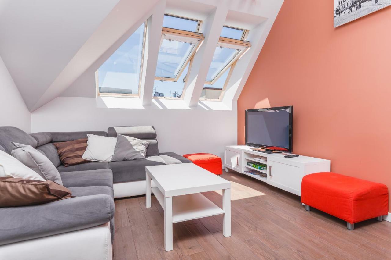 Cheerful Air Conditioned Apartment With Mezzanine And Parking - Old Town Cracovie Extérieur photo