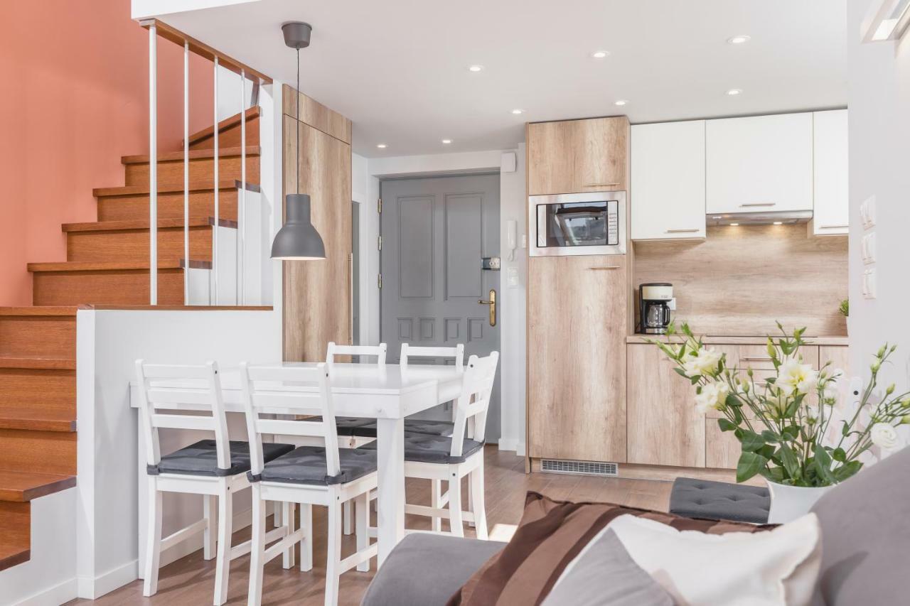 Cheerful Air Conditioned Apartment With Mezzanine And Parking - Old Town Cracovie Extérieur photo