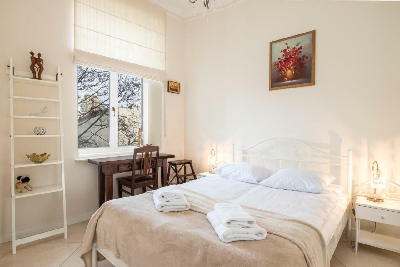 Cheerful Air Conditioned Apartment With Mezzanine And Parking - Old Town Cracovie Extérieur photo