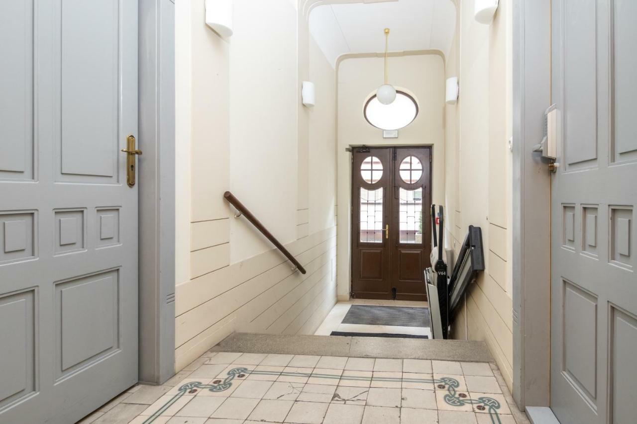Cheerful Air Conditioned Apartment With Mezzanine And Parking - Old Town Cracovie Extérieur photo