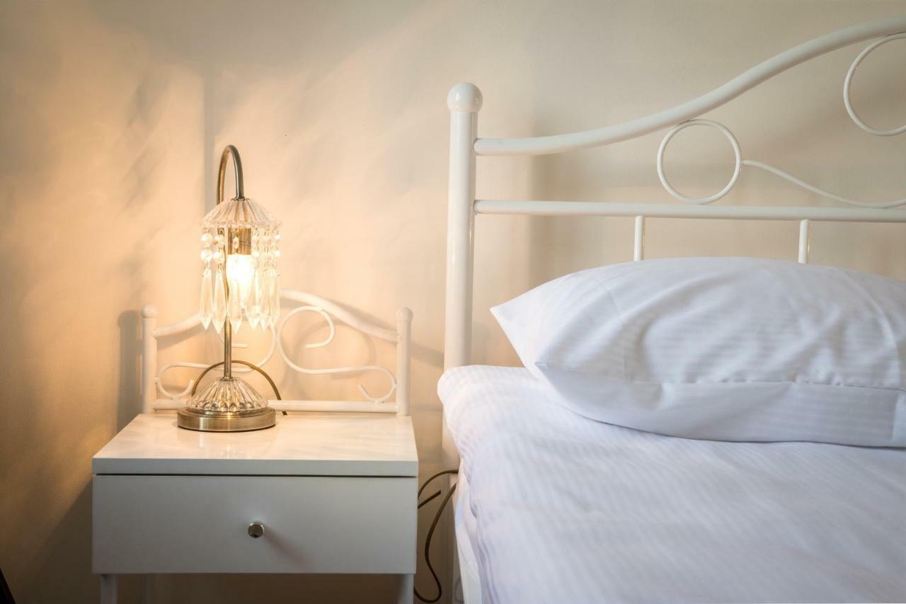 Cheerful Air Conditioned Apartment With Mezzanine And Parking - Old Town Cracovie Extérieur photo