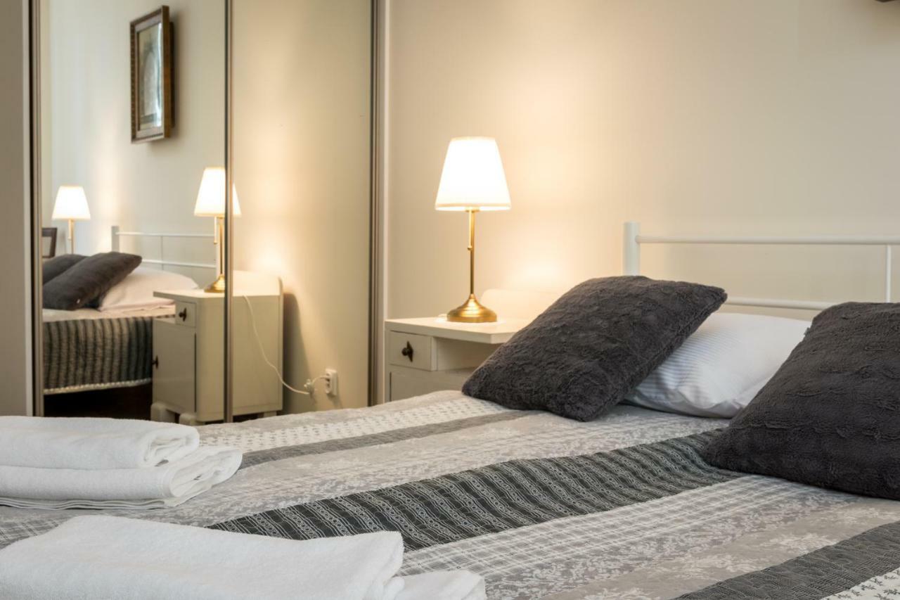 Cheerful Air Conditioned Apartment With Mezzanine And Parking - Old Town Cracovie Extérieur photo