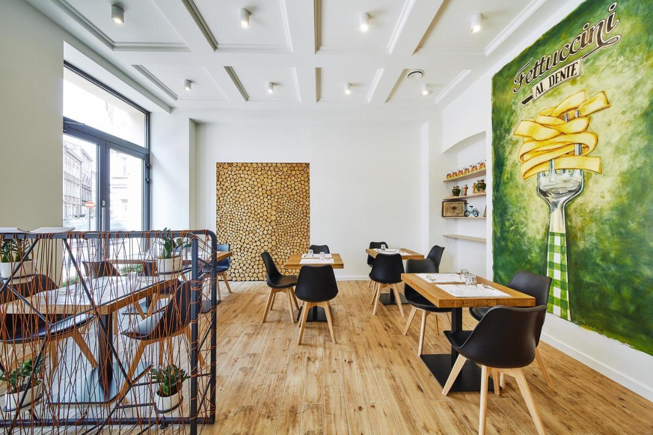 Cheerful Air Conditioned Apartment With Mezzanine And Parking - Old Town Cracovie Extérieur photo