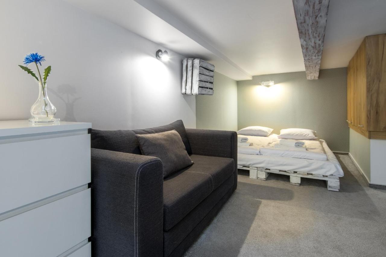 Cheerful Air Conditioned Apartment With Mezzanine And Parking - Old Town Cracovie Extérieur photo