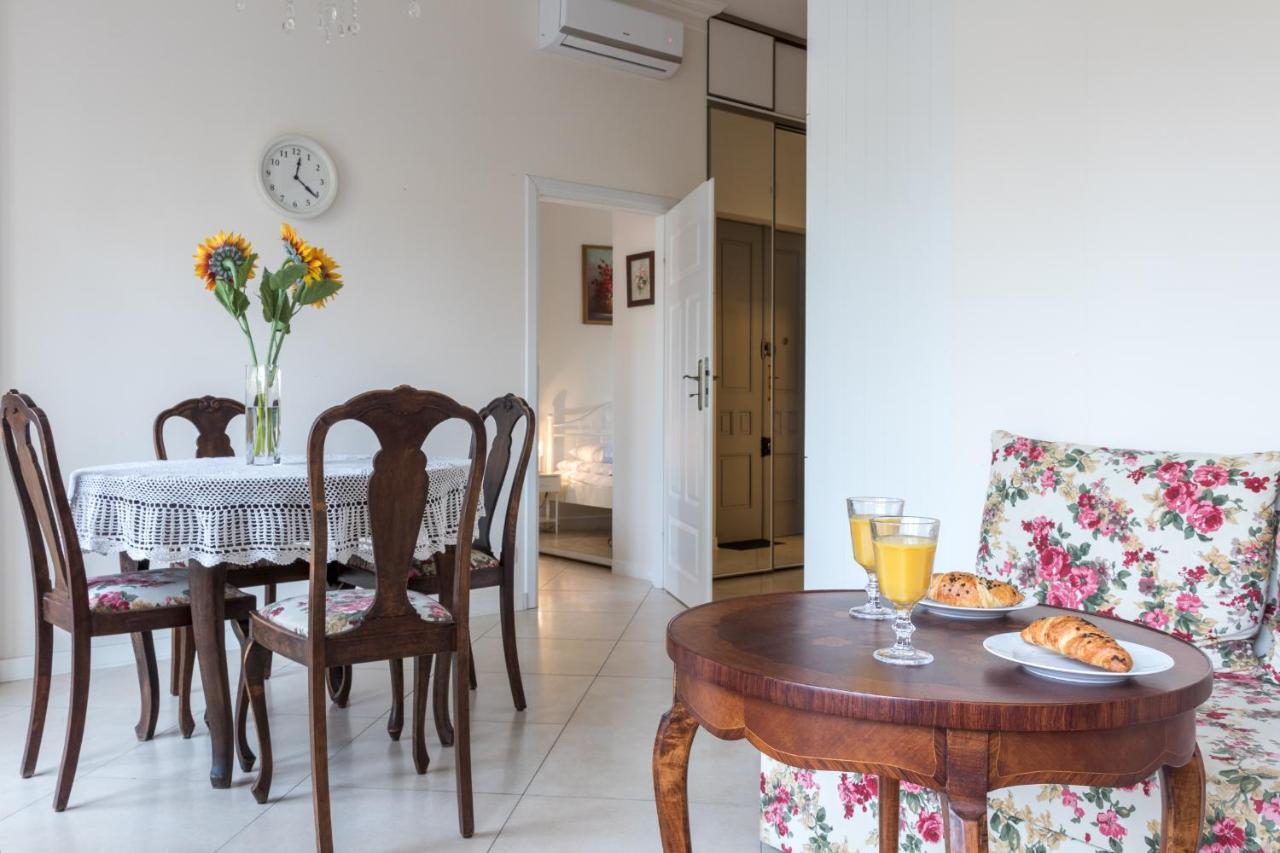 Cheerful Air Conditioned Apartment With Mezzanine And Parking - Old Town Cracovie Extérieur photo